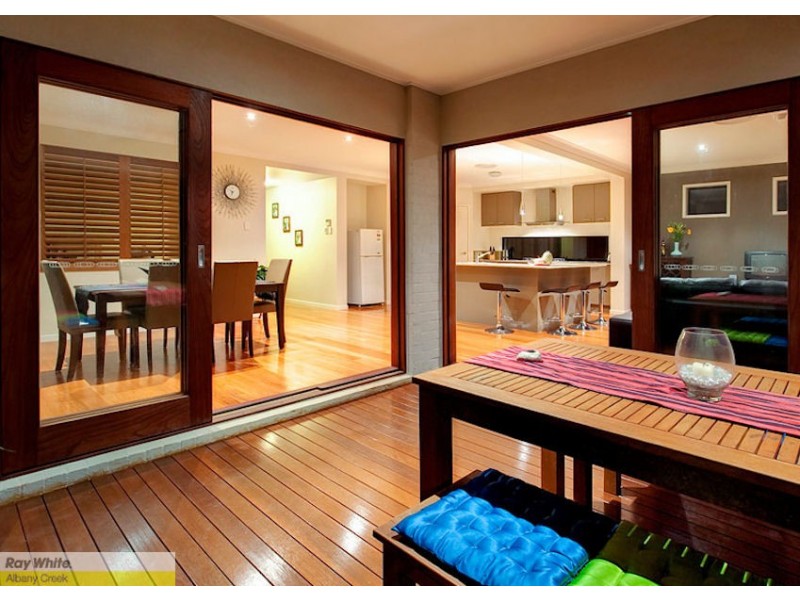 15 Rivergum Drive, Eatons Hill QLD 4037