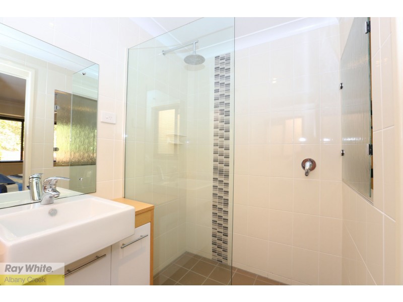 7 Jason Terrace, Eatons Hill QLD 4037