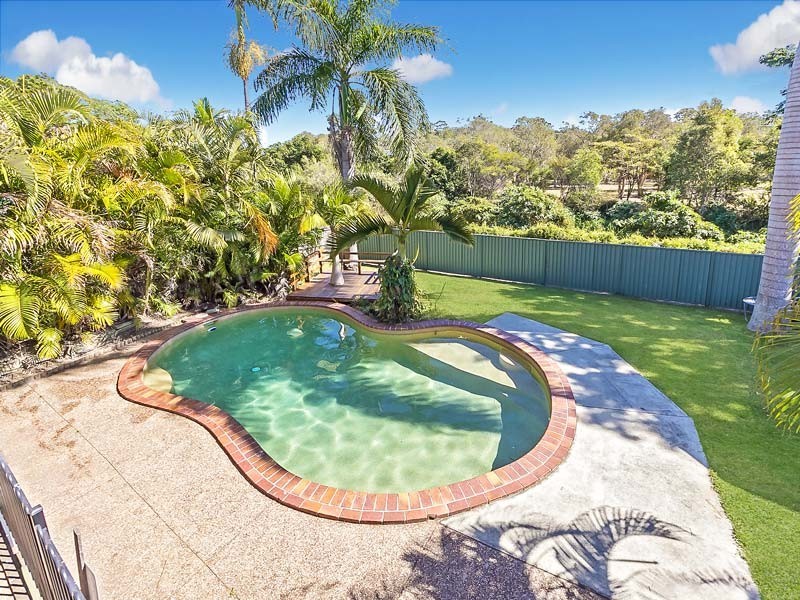 33 Strathford Avenue, Albany Creek QLD 4035