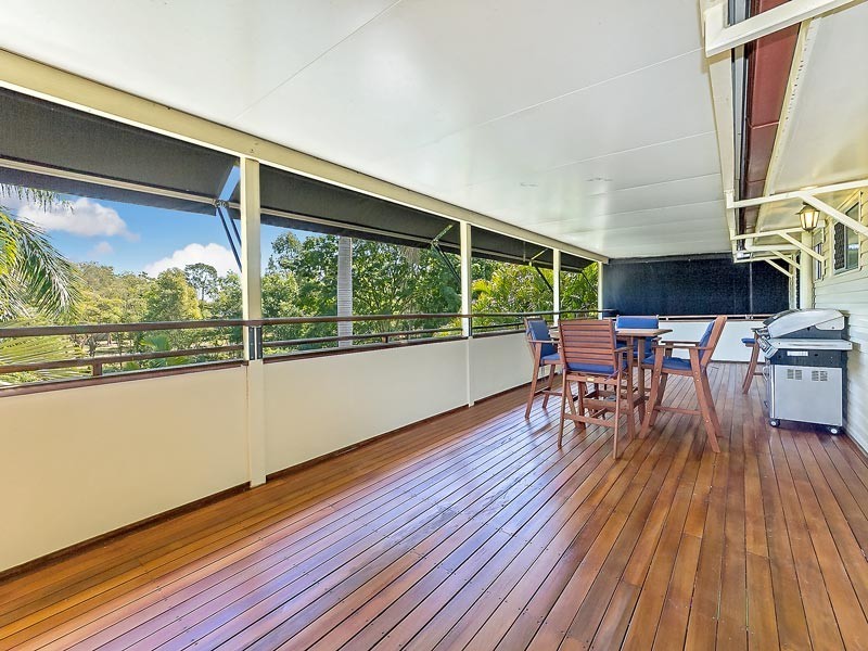 33 Strathford Avenue, Albany Creek QLD 4035