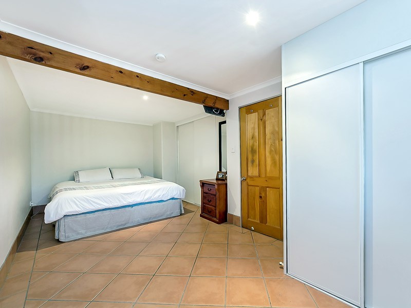 33 Strathford Avenue, Albany Creek QLD 4035