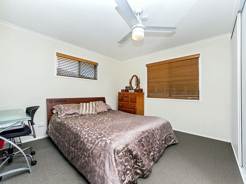 33 Strathford Avenue, Albany Creek QLD 4035