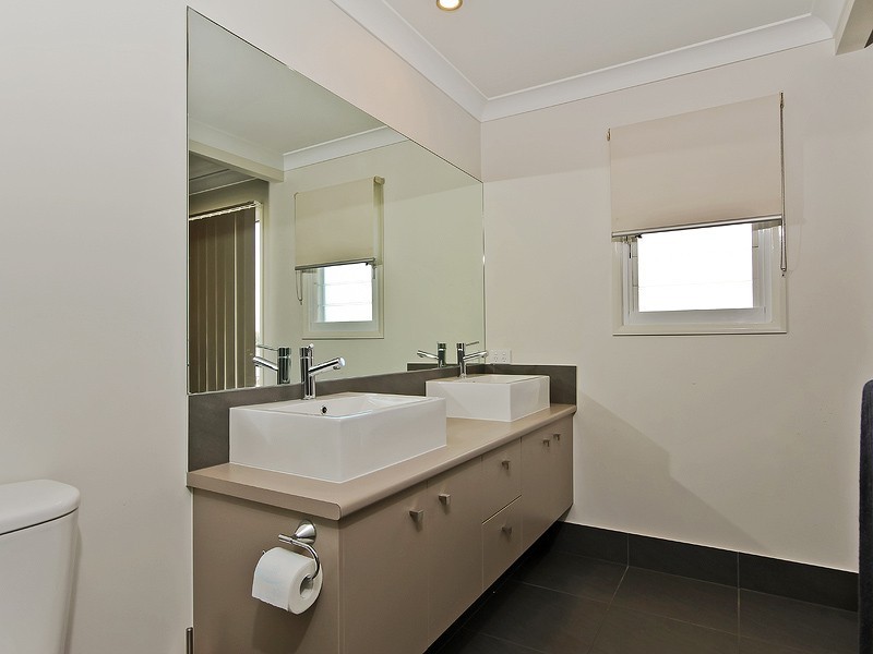 12 Rowallan Street, Warner QLD 4500