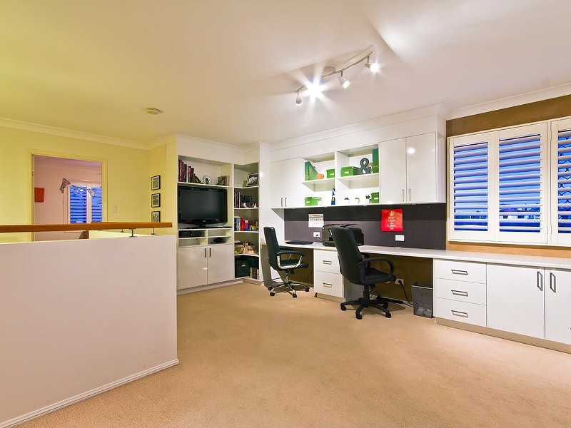 2 Lambertia Court, Albany Creek QLD 4035
