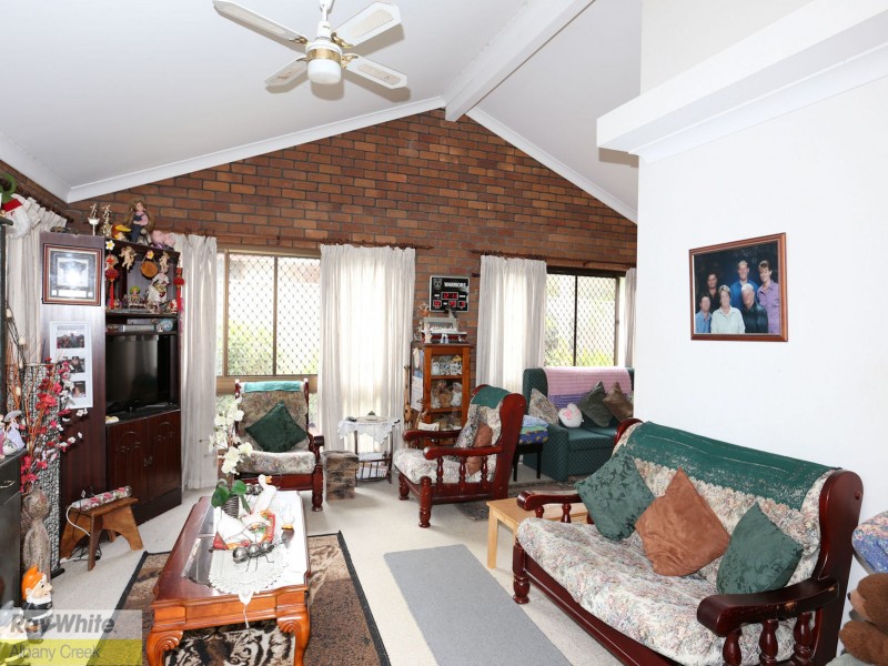 8 Kingfisher Street, Albany Creek QLD 4035