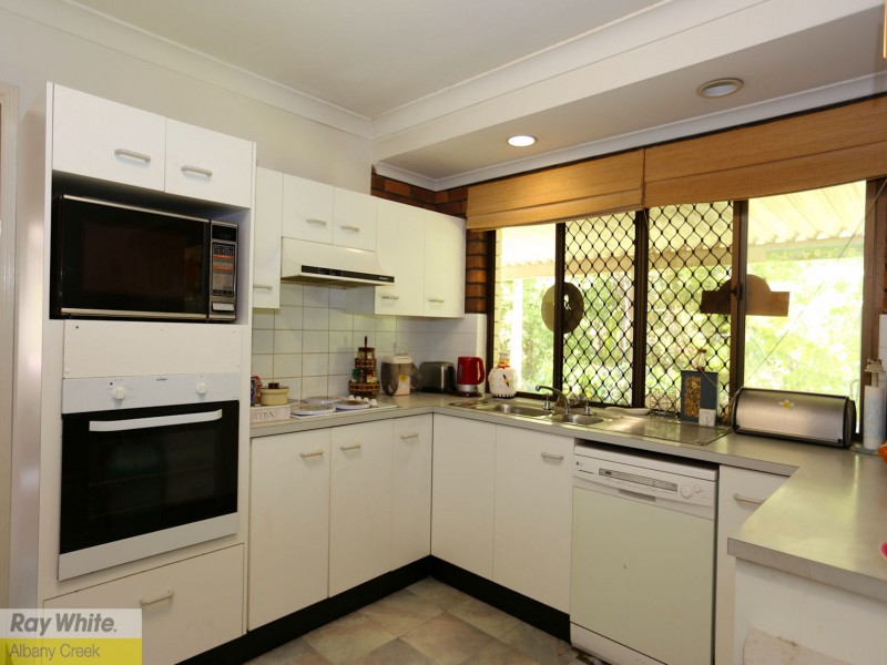 8 Kingfisher Street, Albany Creek QLD 4035