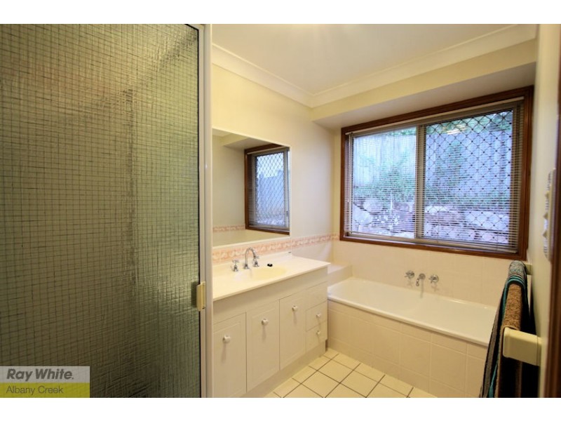 9 Zorina Court, Eatons Hill QLD 4037