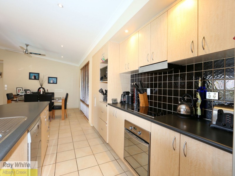 7 Diorama Court, Eatons Hill QLD 4037