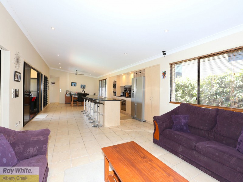 7 Diorama Court, Eatons Hill QLD 4037