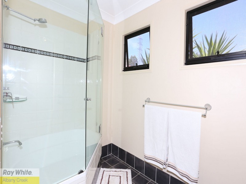 7 Diorama Court, Eatons Hill QLD 4037