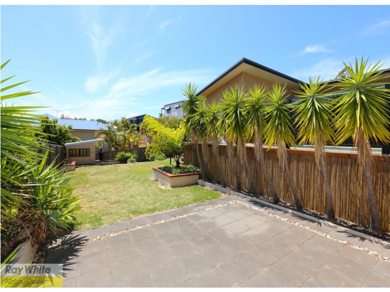 7 Diorama Court, Eatons Hill QLD 4037