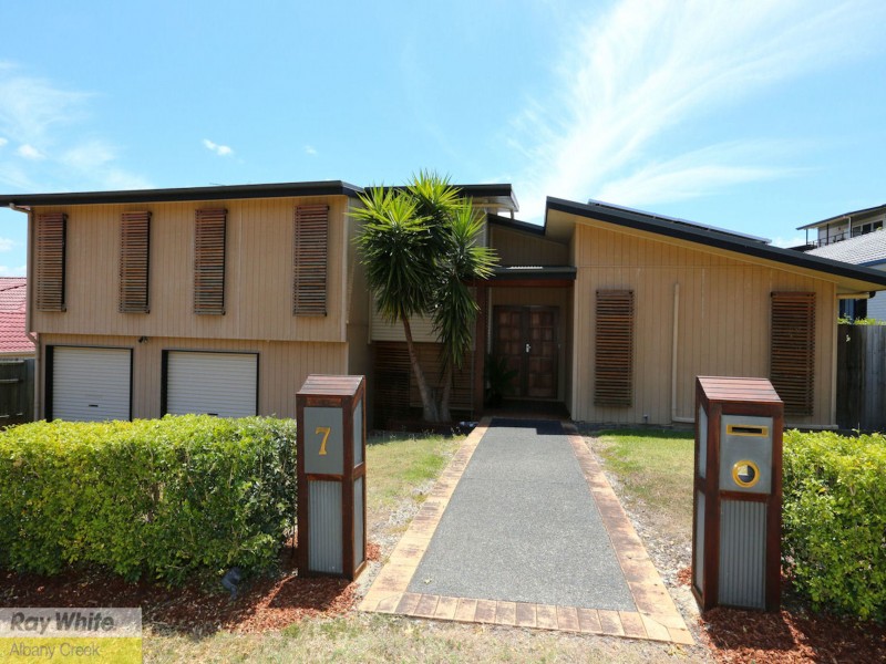 7 Diorama Court, Eatons Hill QLD 4037