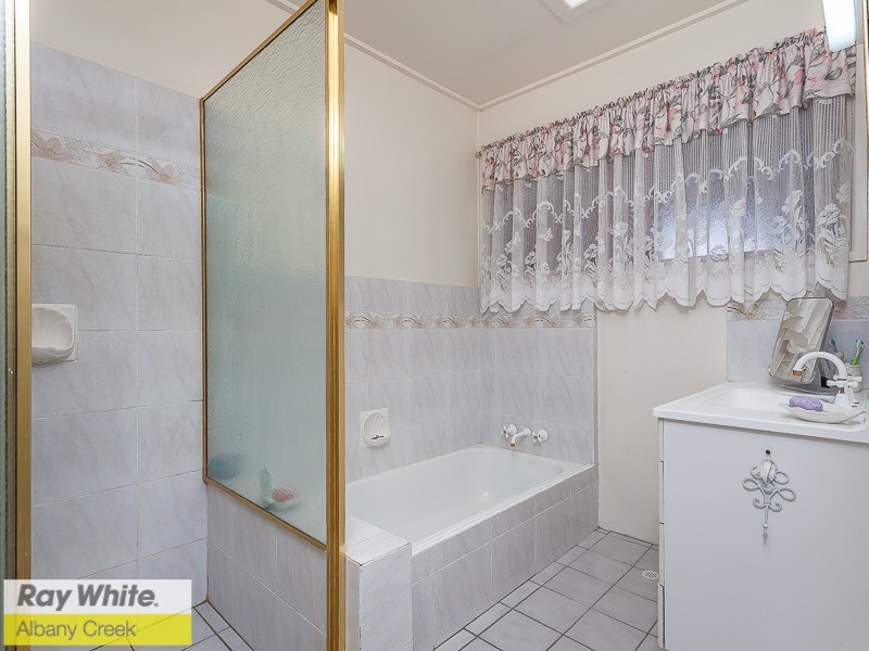 13 Derrima Crescent, Ferny Hills QLD 4055