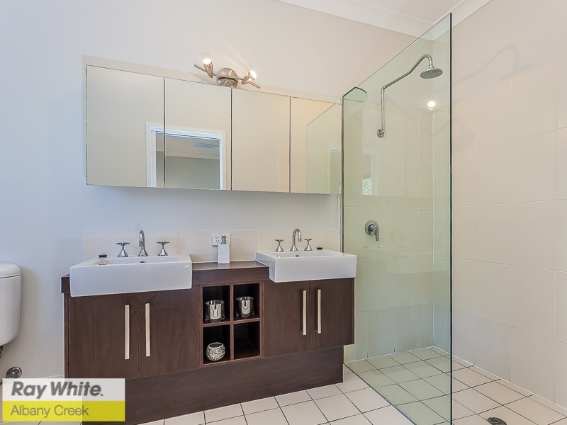 25 Brigadoon Crescent, Eatons Hill QLD 4037