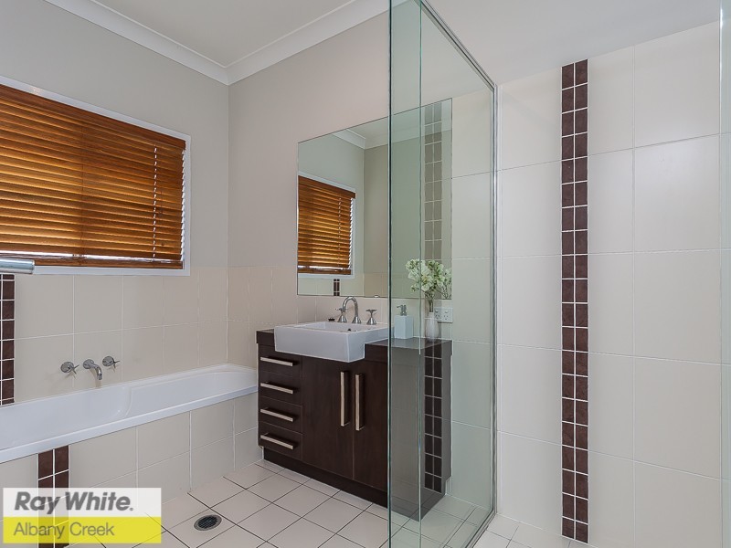 25 Brigadoon Crescent, Eatons Hill QLD 4037