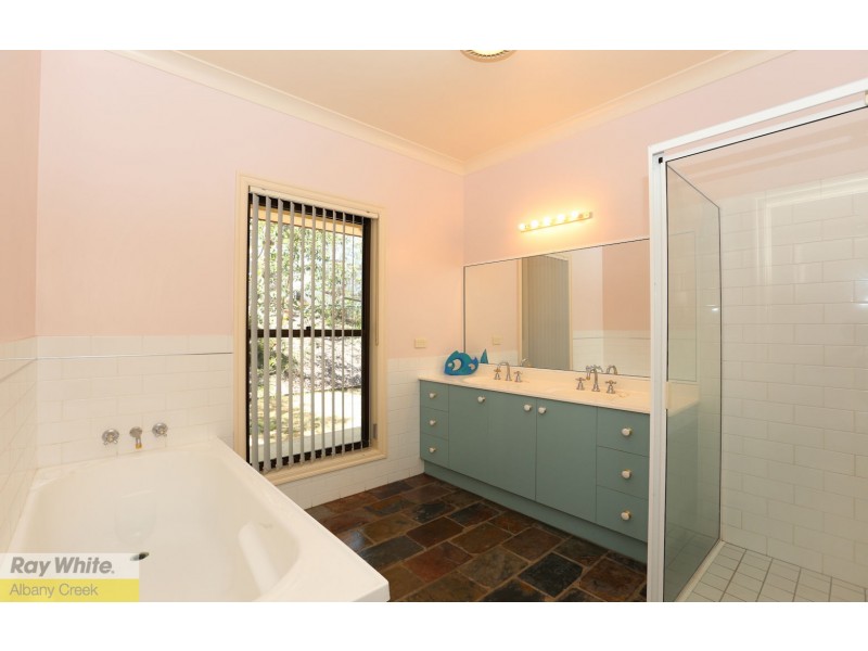 5 Bracken Court, Cashmere QLD 4500