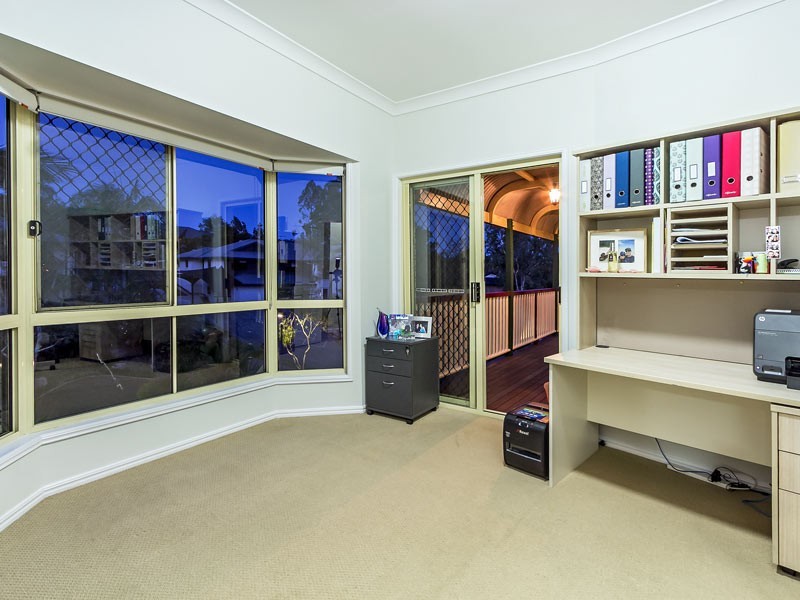 13 Bangalow Place, Albany Creek QLD 4035