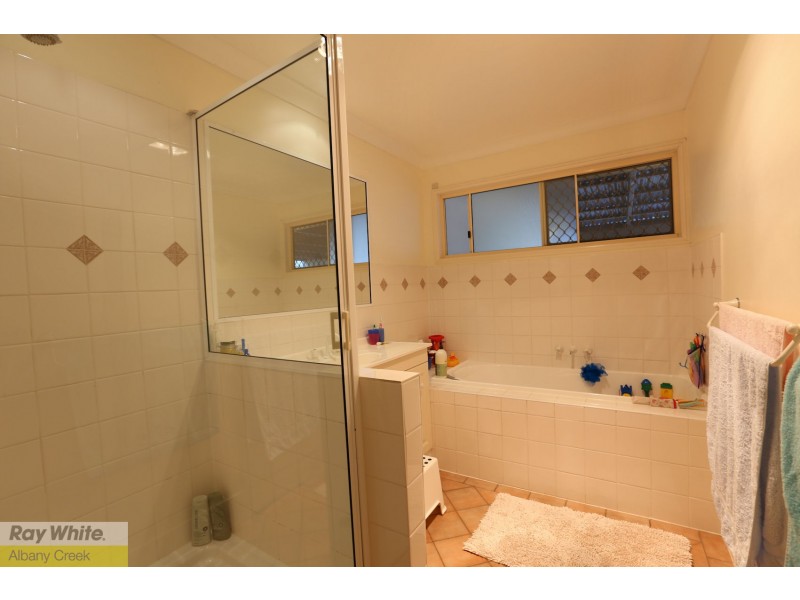 9 Phoenix Court, Eatons Hill QLD 4037