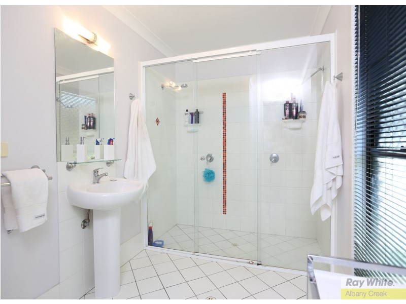 11 Jubilee Court, Eatons Hill QLD 4037