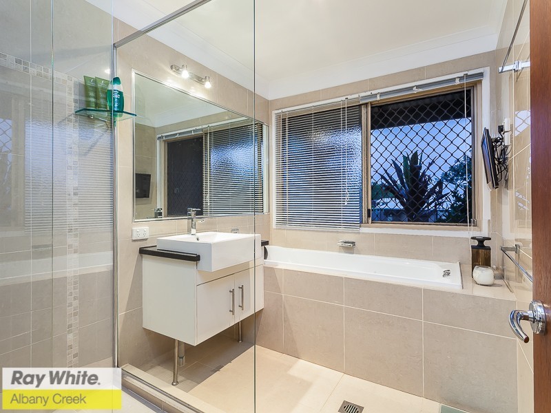 11 Georgette Court, Eatons Hill QLD 4037