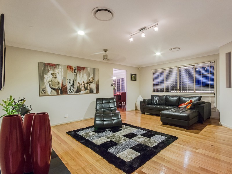 3 Renae Court, Eatons Hill QLD 4037