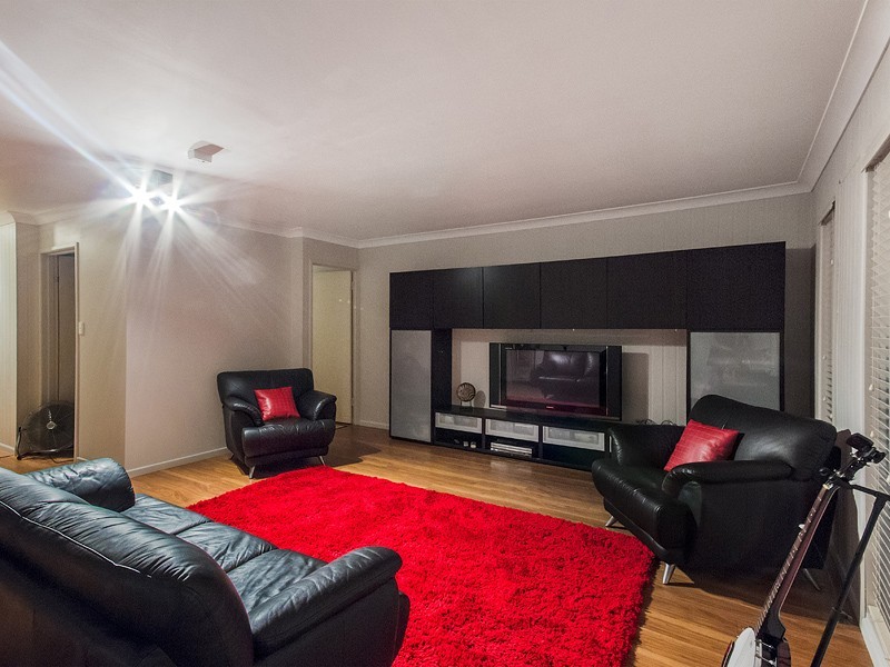 3 Renae Court, Eatons Hill QLD 4037