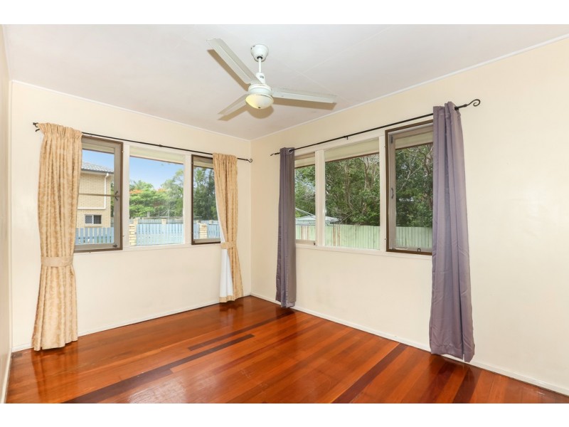 22 Devoran Street, Albany Creek QLD 4035