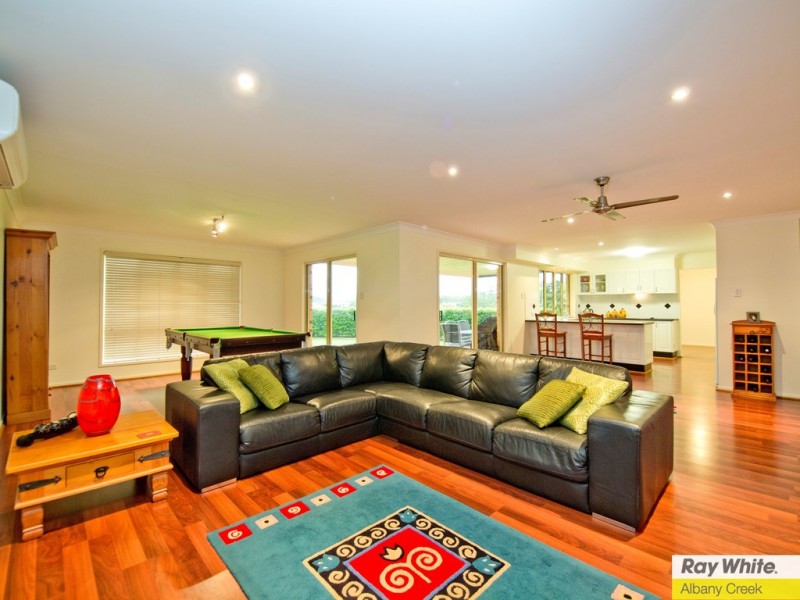 18 Toressian Place, Cashmere QLD 4500