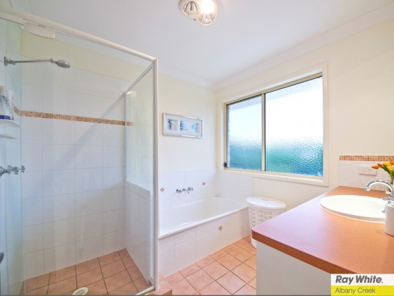 18 Toressian Place, Cashmere QLD 4500