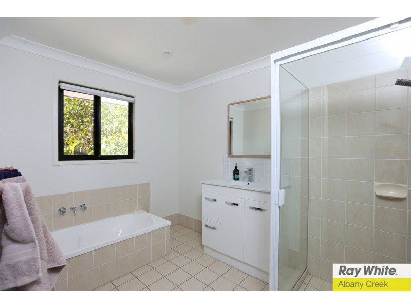 12 Talisman Court, Eatons Hill QLD 4037