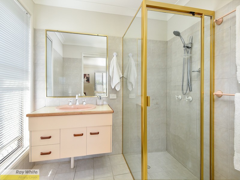 6 Lark Court, Albany Creek QLD 4035