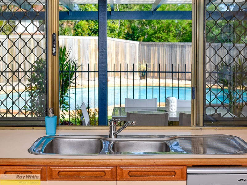 6 Lark Court, Albany Creek QLD 4035