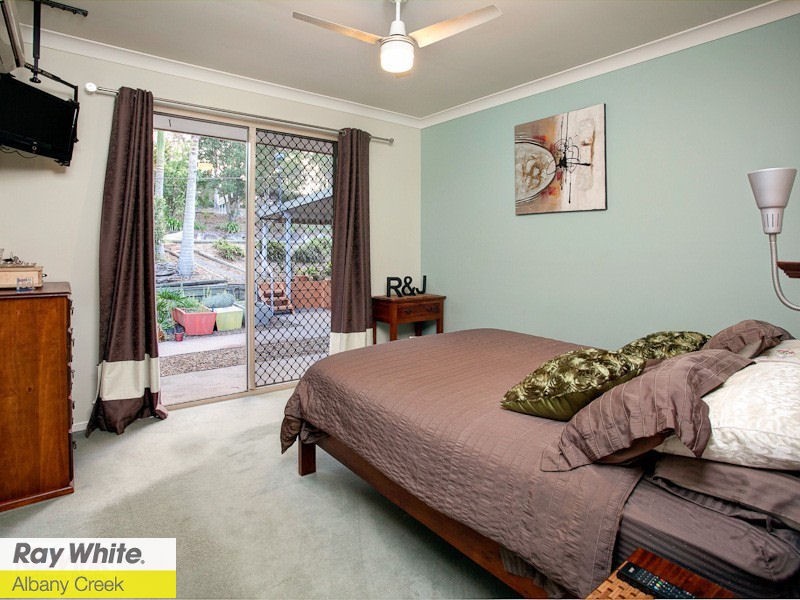 8 Edenderry Court, Eatons Hill QLD 4037