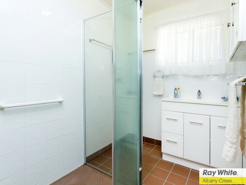 15 Bevlin Court, Albany Creek QLD 4035