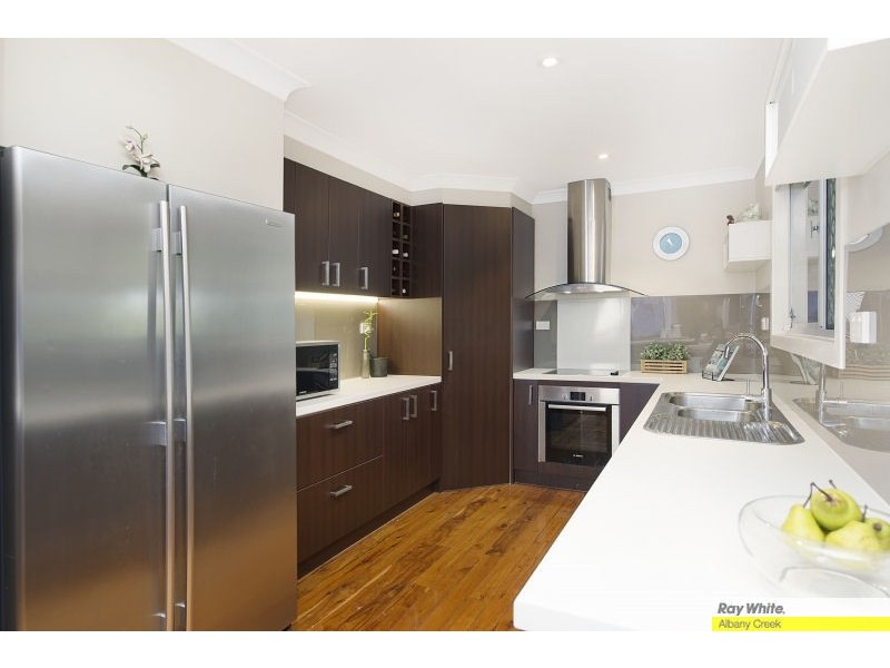 11 Faheys Road East, Albany Creek QLD 4035