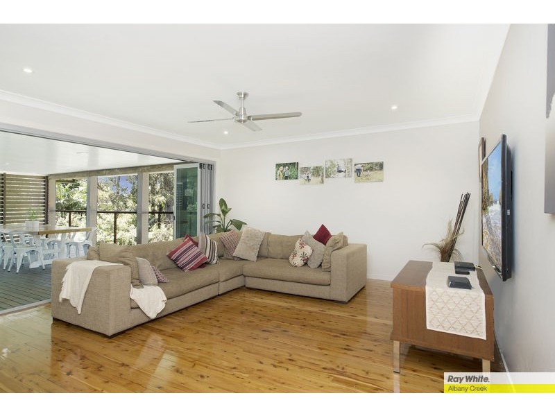 11 Faheys Road East, Albany Creek QLD 4035