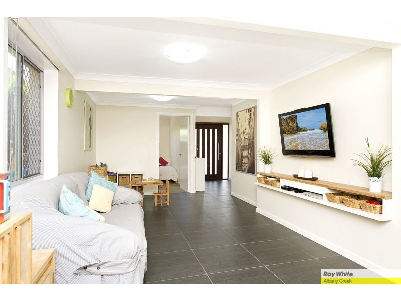 11 Faheys Road East, Albany Creek QLD 4035