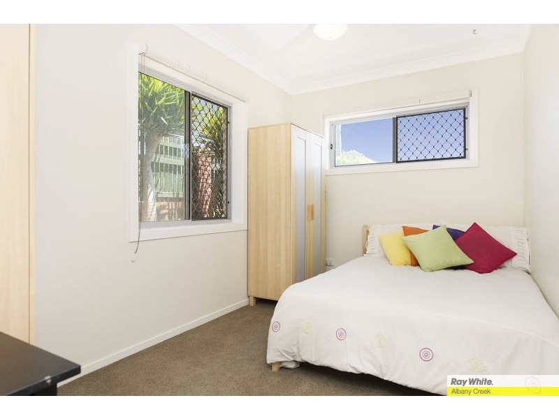 11 Faheys Road East, Albany Creek QLD 4035