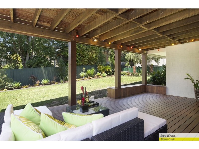 11 Faheys Road East, Albany Creek QLD 4035