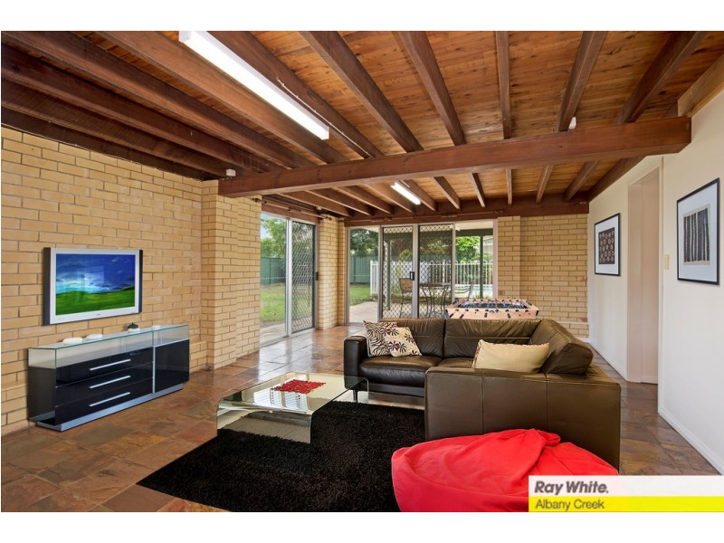 1 Sesame Street, Albany Creek QLD 4035