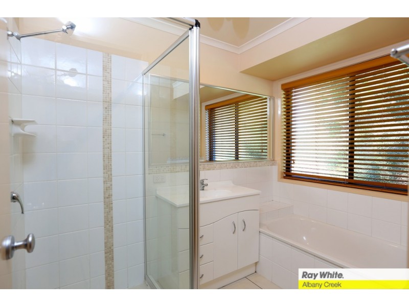 5 Talisman Court, Eatons Hill QLD 4037