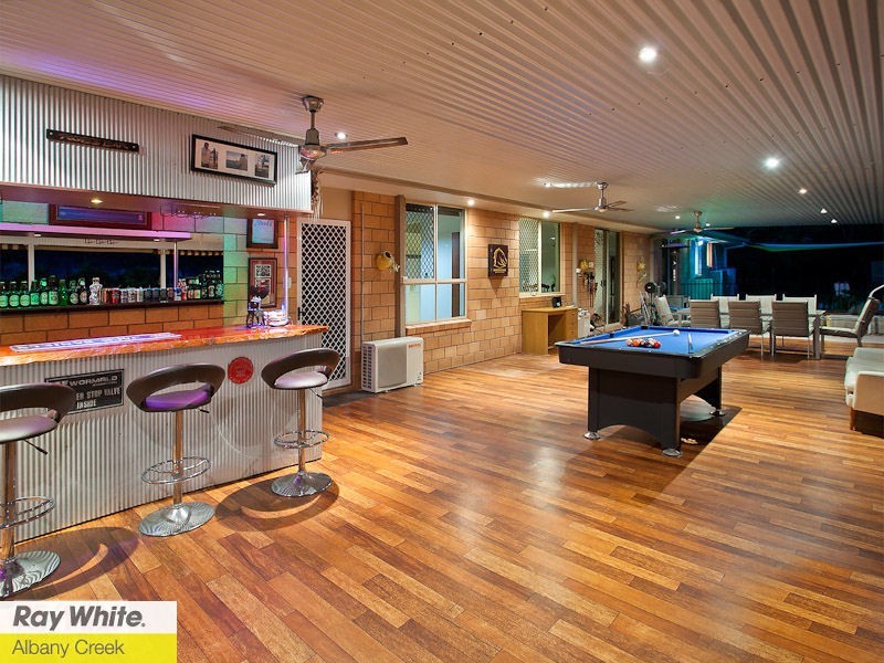 8 Edenderry Court, Eatons Hill QLD 4037