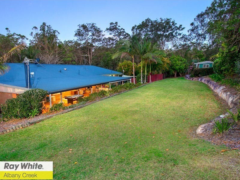 8 Edenderry Court, Eatons Hill QLD 4037