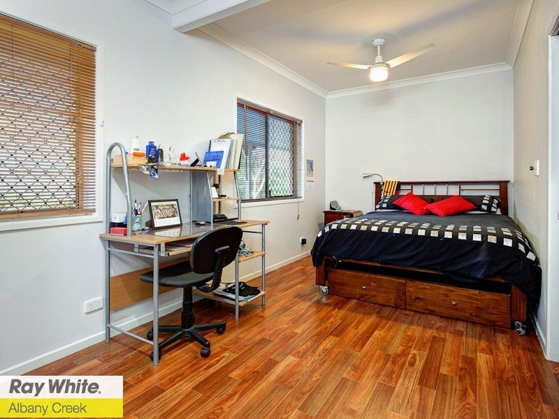 8 Edenderry Court, Eatons Hill QLD 4037