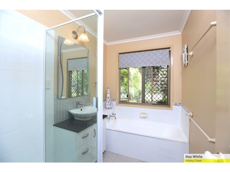 5 Double Bar Court, Arana Hills QLD 4054