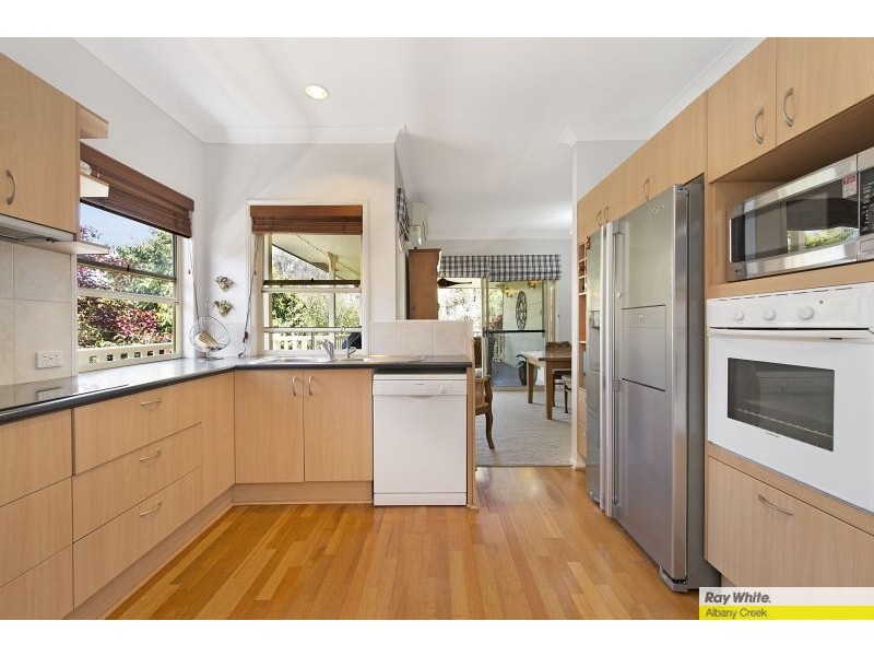 25 Silkyoak Way, Albany Creek QLD 4035