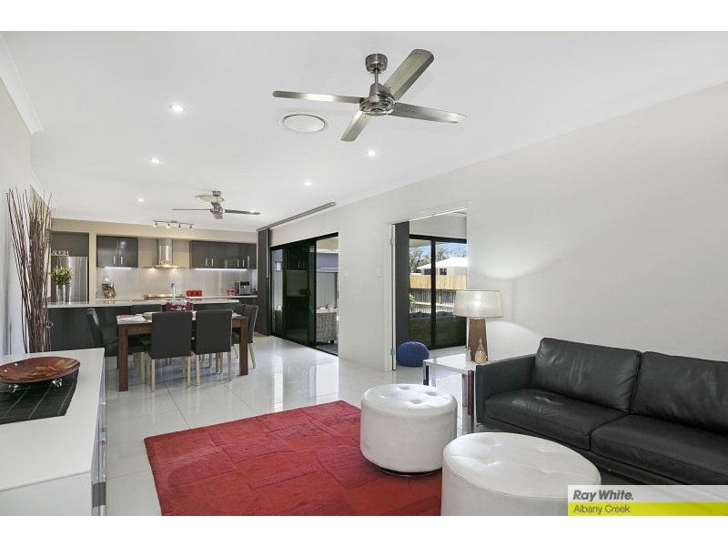 5 Seeana Crescent, Bridgeman Downs QLD 4035