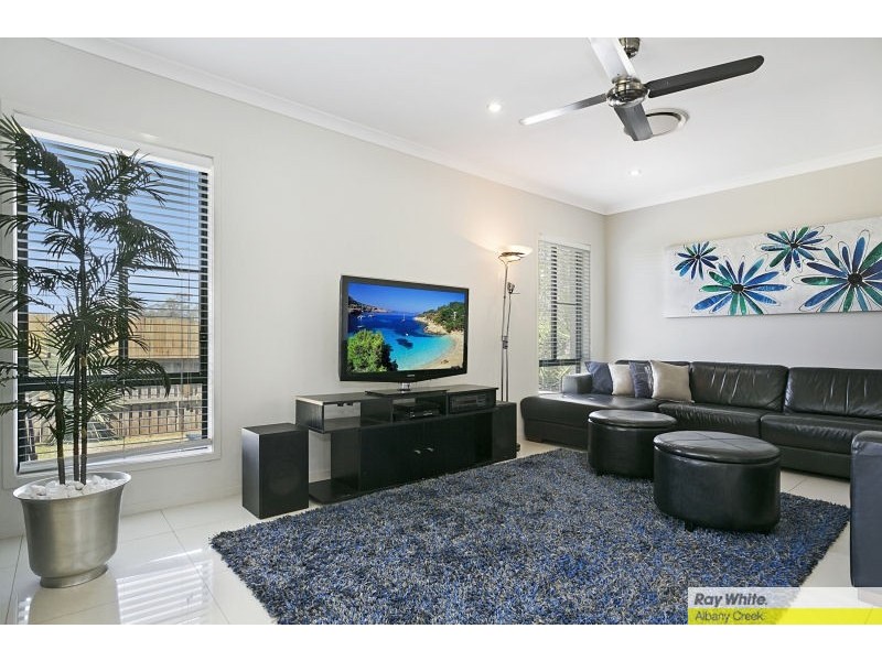 5 Seeana Crescent, Bridgeman Downs QLD 4035