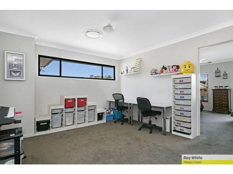 5 Seeana Crescent, Bridgeman Downs QLD 4035