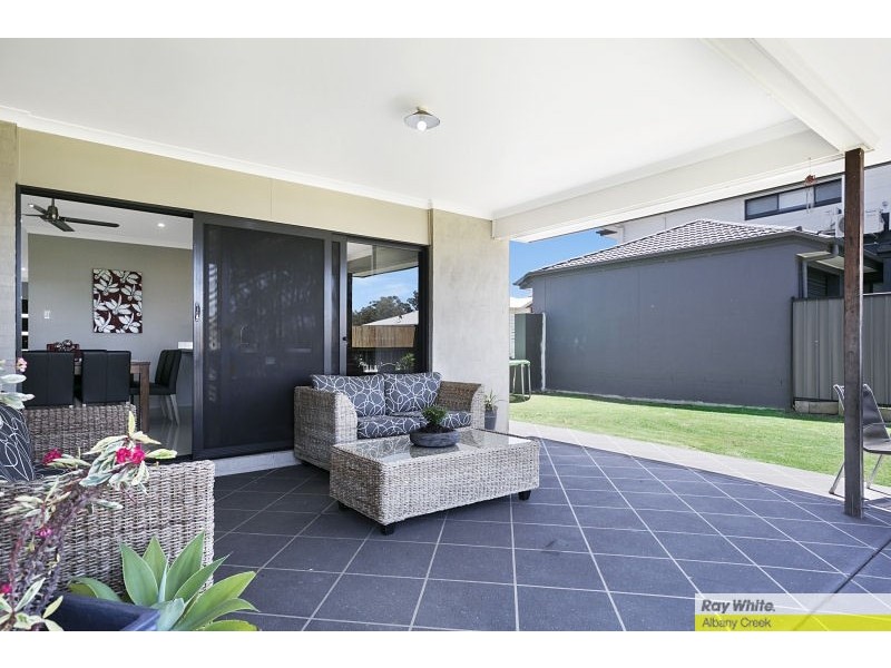 5 Seeana Crescent, Bridgeman Downs QLD 4035